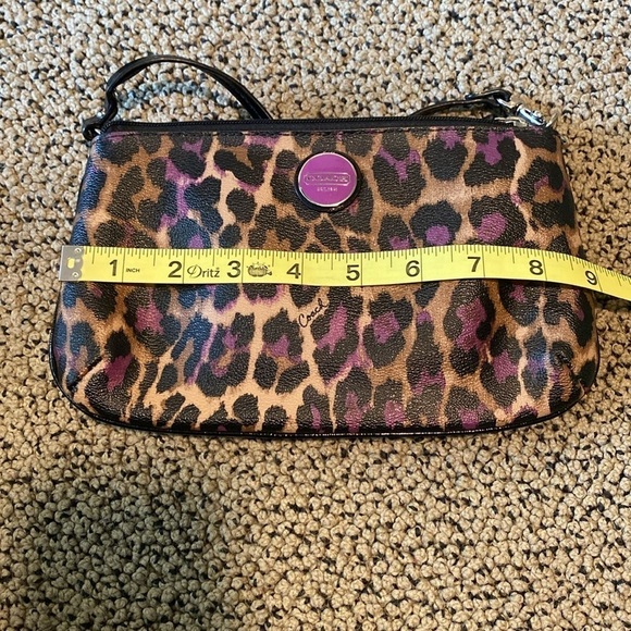 Coach Patent Leather & Leopard Print Purse/Wristlet in Like New Condition - Picture 7 of 8